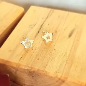 brinco ouro estrela vazada com borda grossa