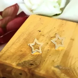 brinco ouro estrela vazada grande com borda grossa