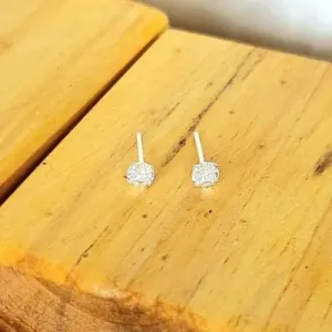 Brinco prata ponto de luz cristal mini