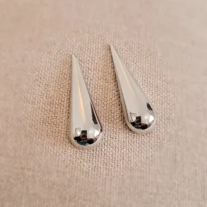brinco rodio gota alongada lisa
