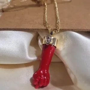 colar ouro corrente portuguesa figa de baquelite vermelho