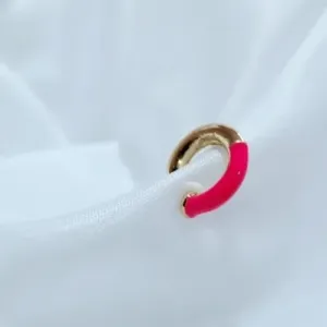 piercing ouro esmaltado neon rosa