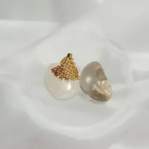 piercing ouro meio orelha triangulo grande zirconias abraça