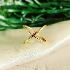 anel ouro em formato de X liso