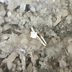 anel rodio solitario cristal