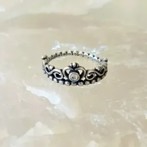 anel prata envelhecida coroa meio cristal volta tramada