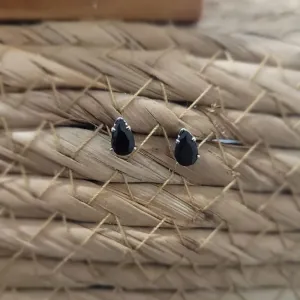 brinco rodio gota pedra preta