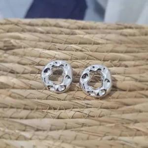 brinco rodio orgânico martelado