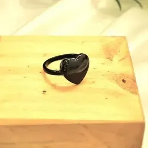 anel rodio negro coração grande chapado com 6 zirconias