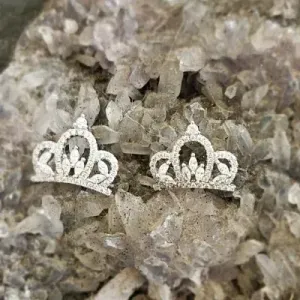 brinco ródio coroa cravejada zircônias