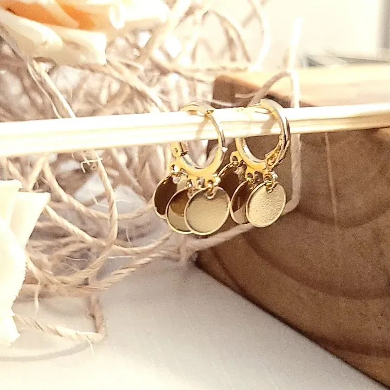 brinco ouro argola com bolas chapadas pendurado