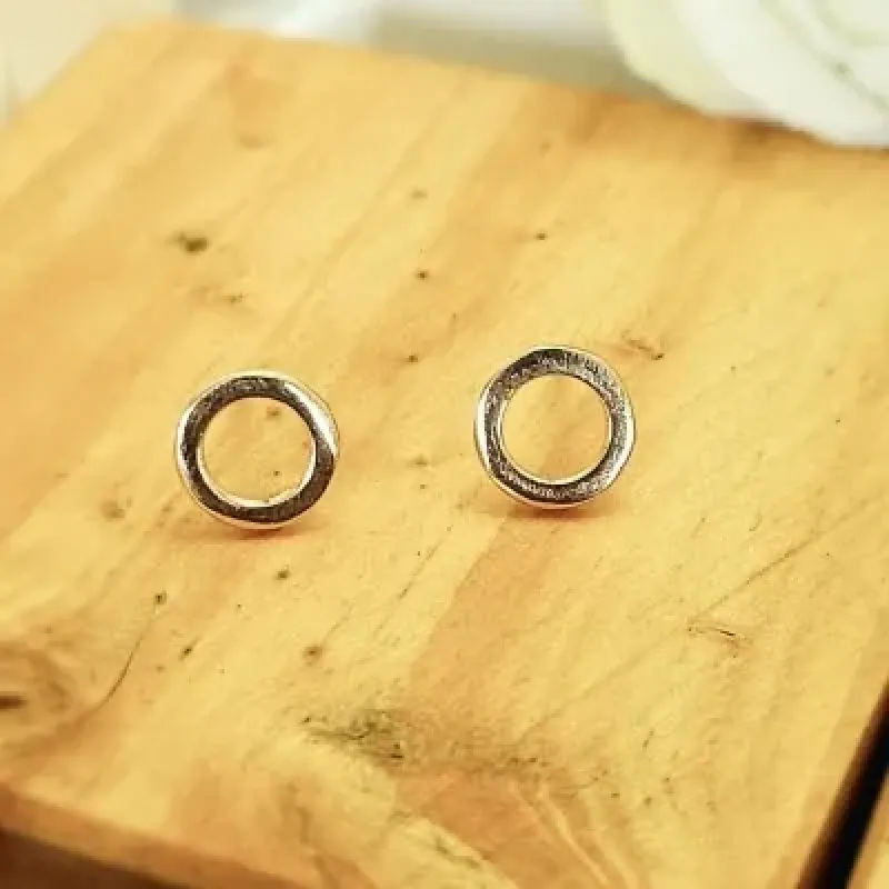 brinco ouro circulo medio vazado borda grossa