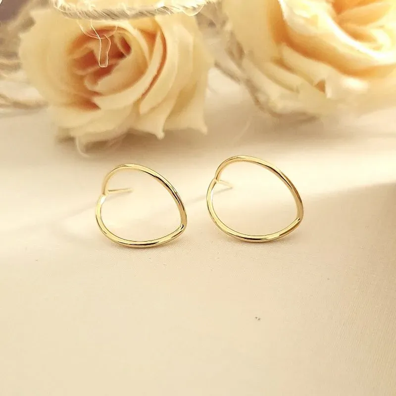 brinco ouro oval liso vazado