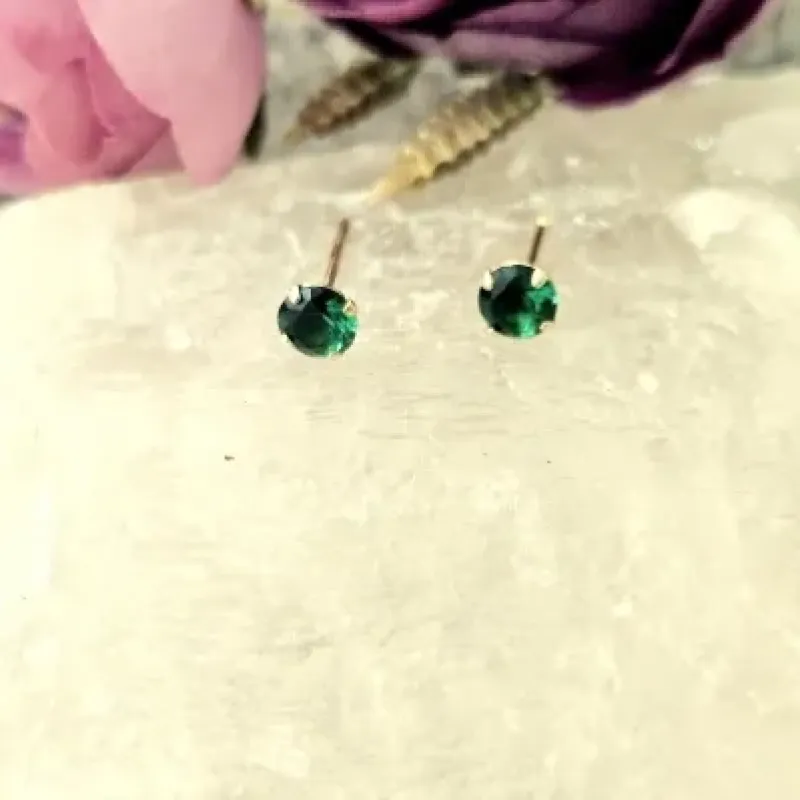 brinco ponto de luz bolinha cristal verde