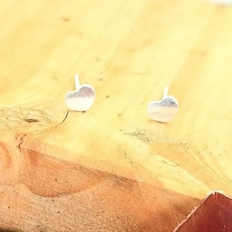 Brinco prata coração chapado liso
