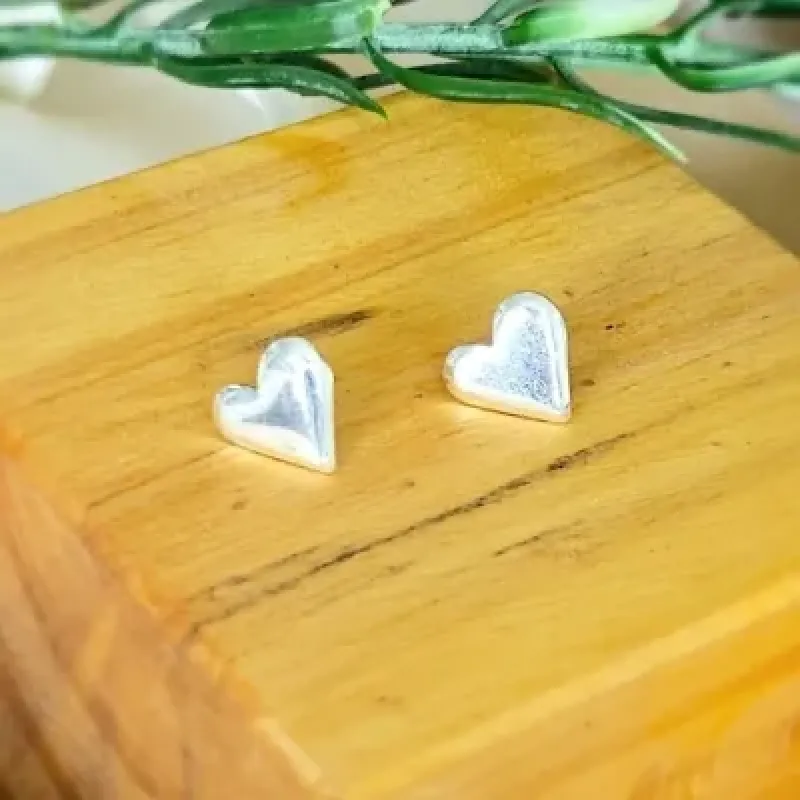 Brinco prata coração chapado liso