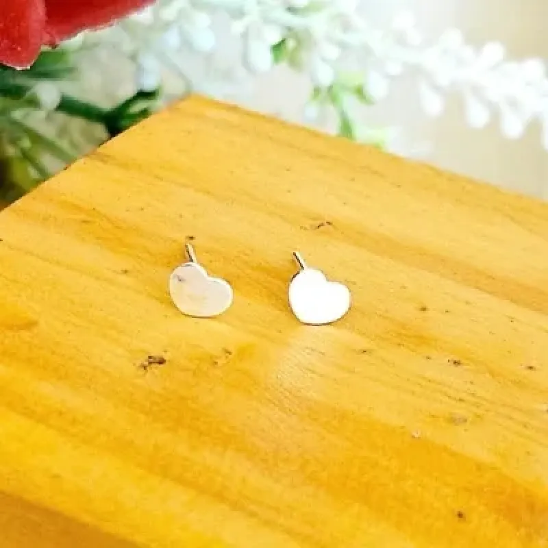 brinco prata coração chapado pequeno