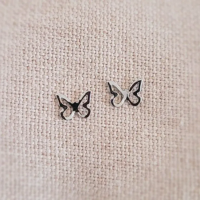 brinco rodio borboleta lisa vazada