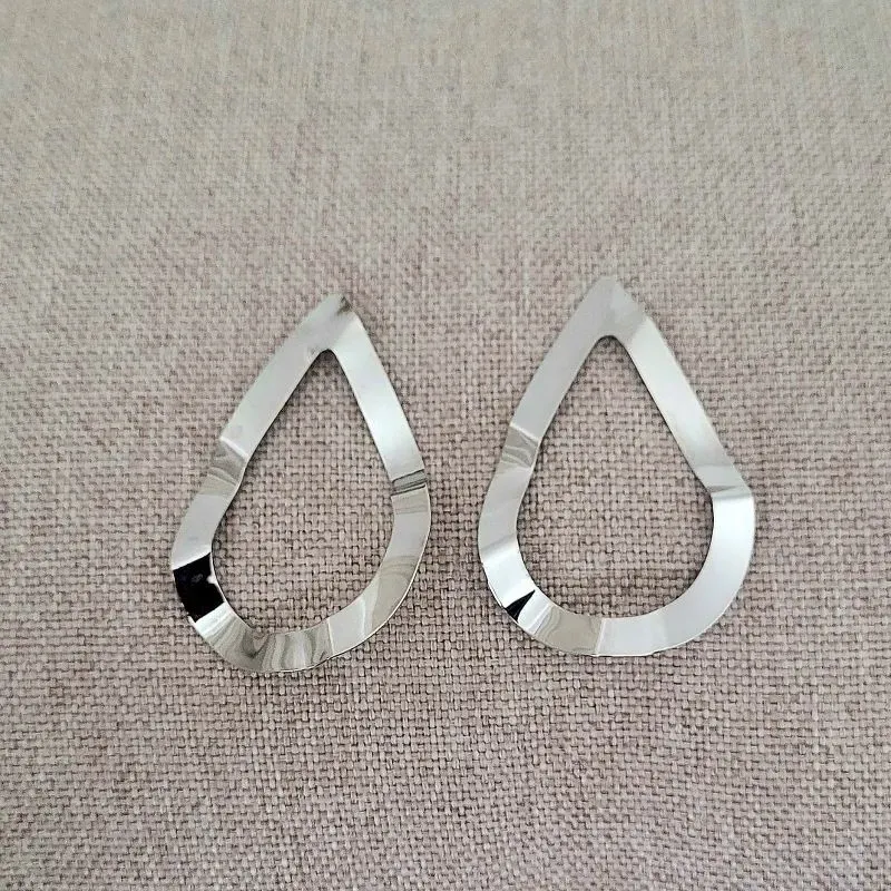 brinco rodio gota vazada