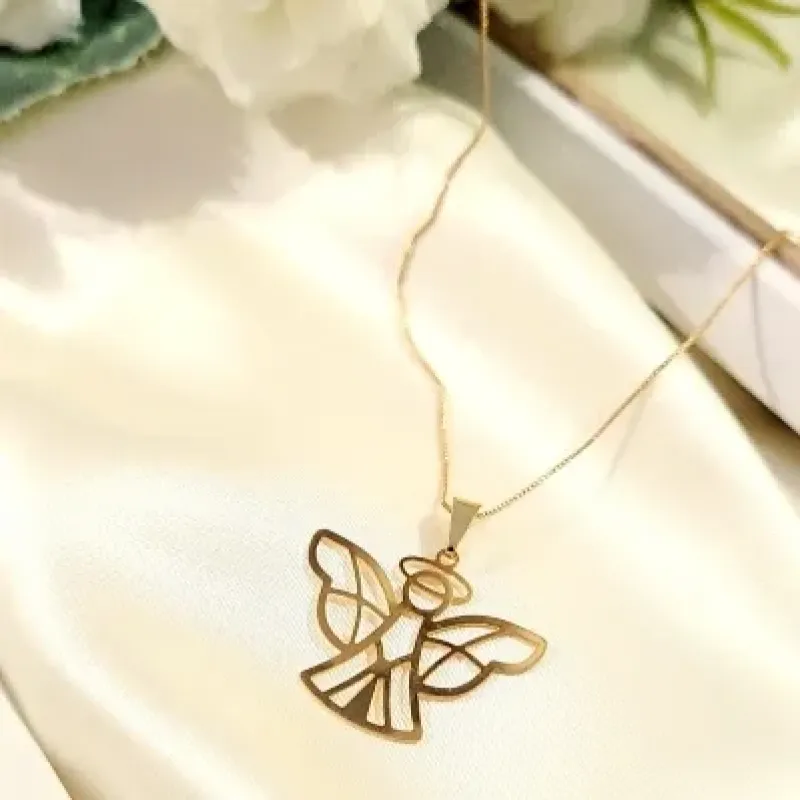 colar ouro anjo detalhes vazados