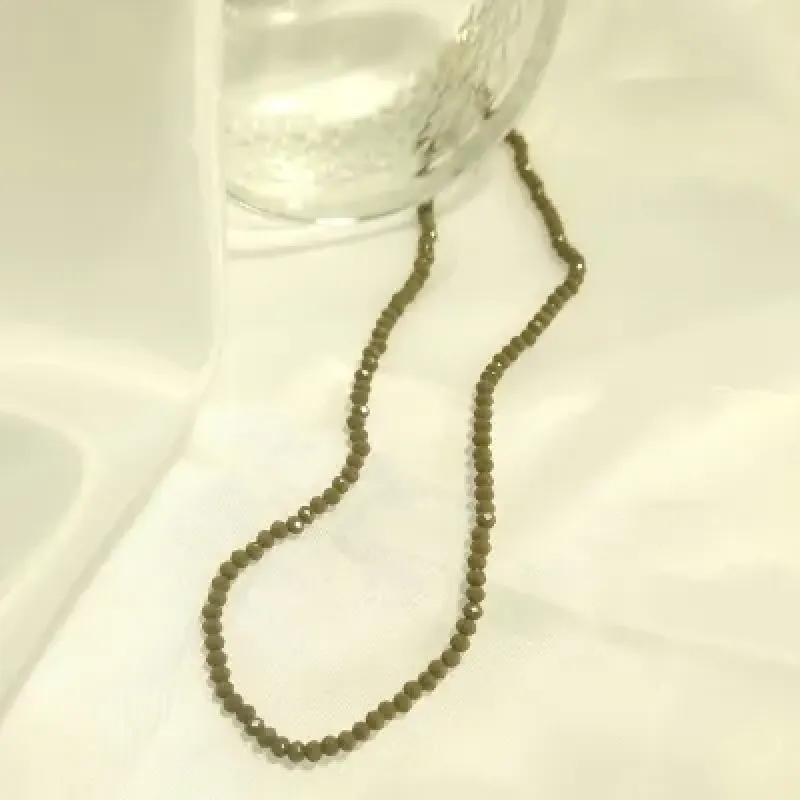 colar ouro choker cristais búlgaros verde militar