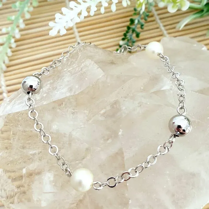 pulseira rodio perola e bolas lisas intercaladas