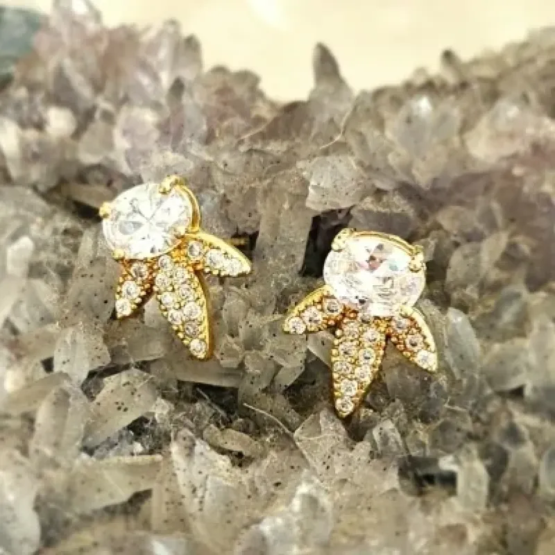 brinco ouro cristal oval com 3 folhas zirconias