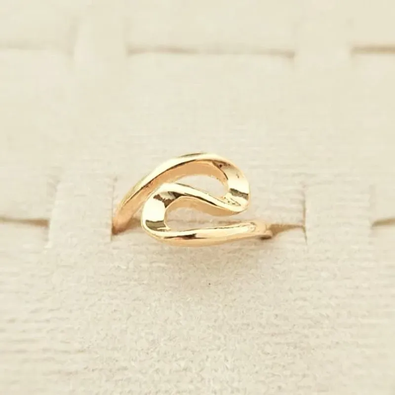 anel ouro ondulado liso vazado