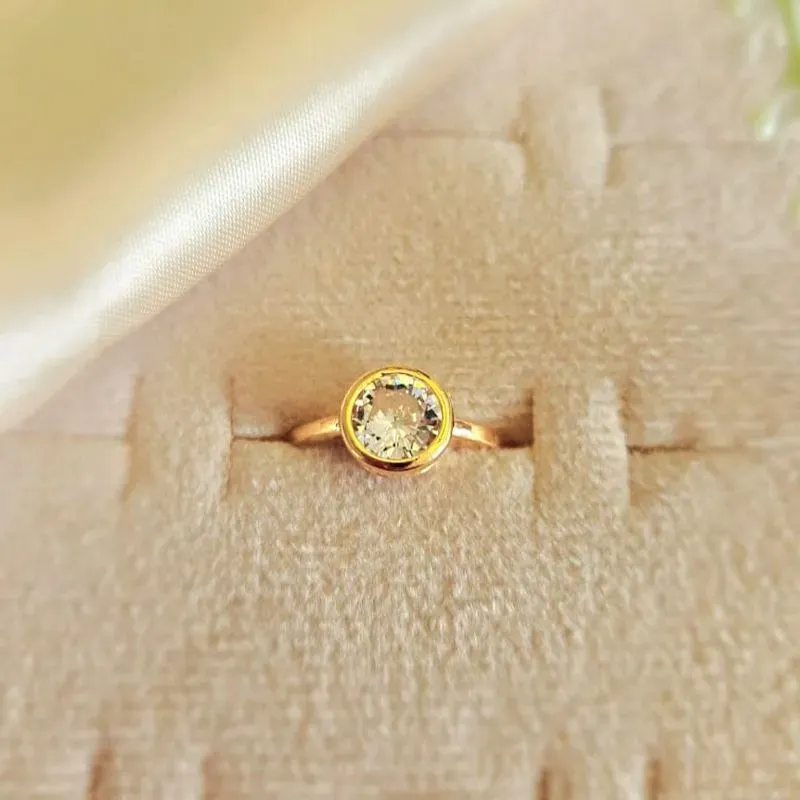 anel ouro solitário cristal redondo com base volta