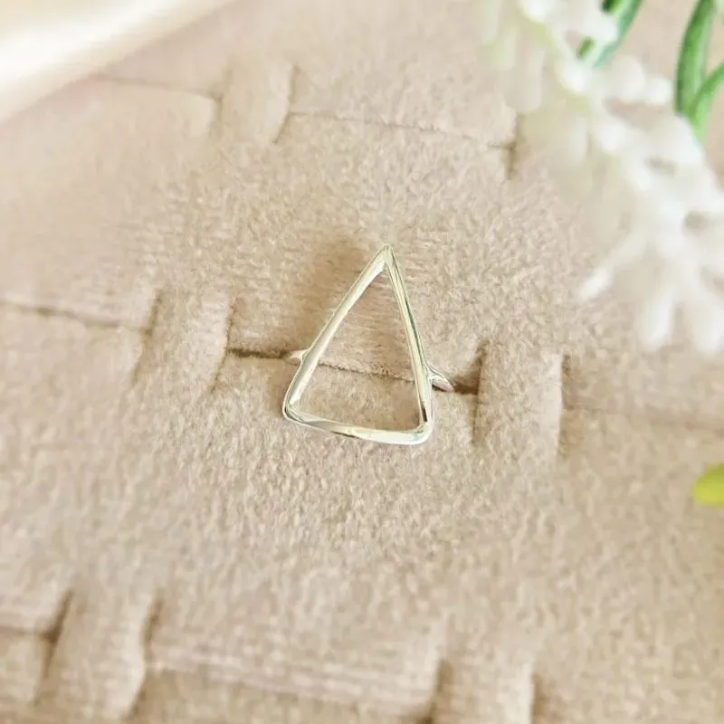 anel prata triangulo vazado