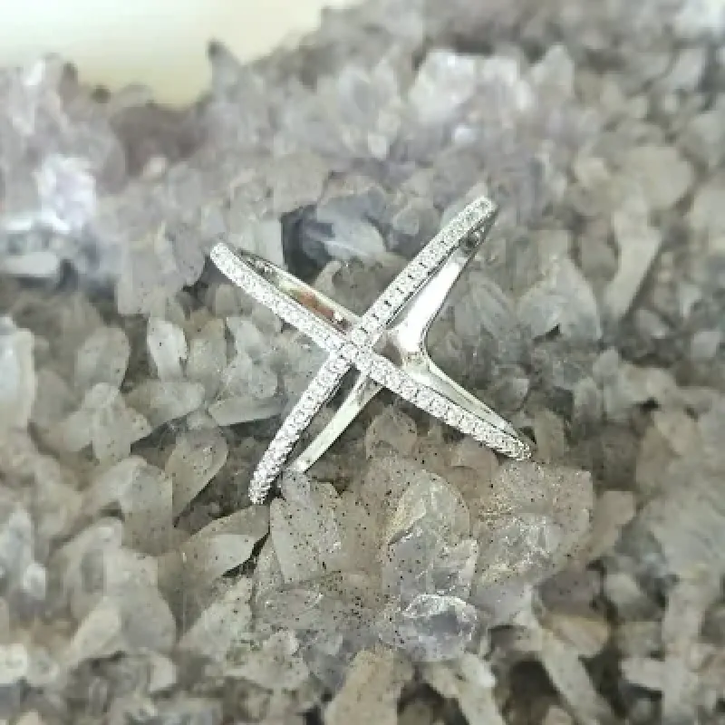 anel rodio X zirconias cristal