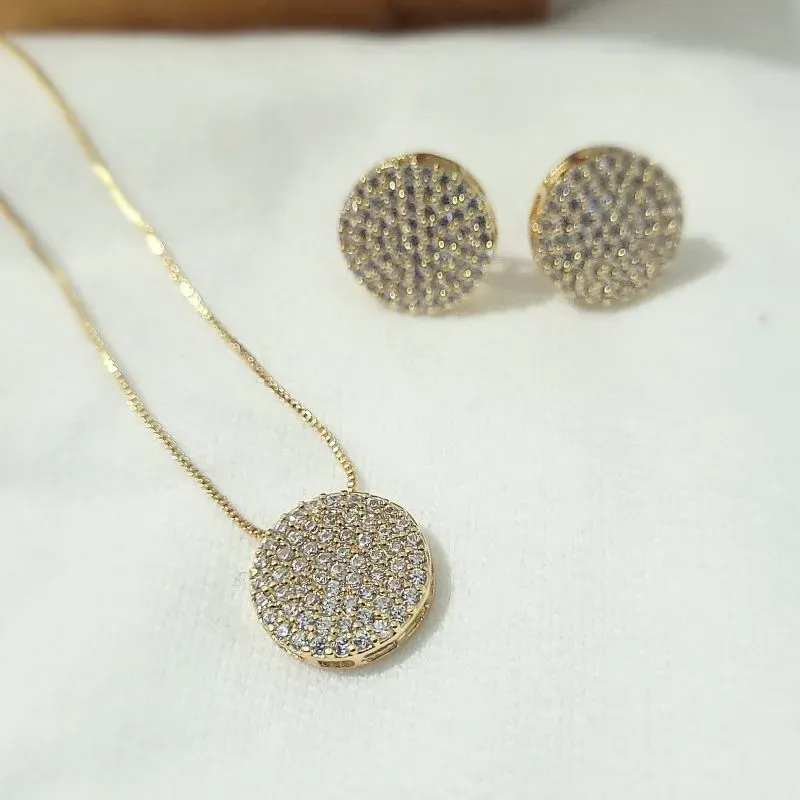 conjunto ouro redondo cravejado cristal