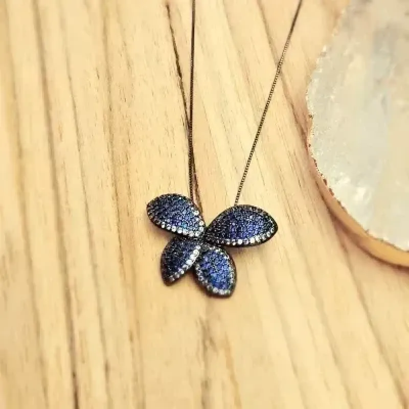colar ródio negro borboleta cravejada zircônias azuis