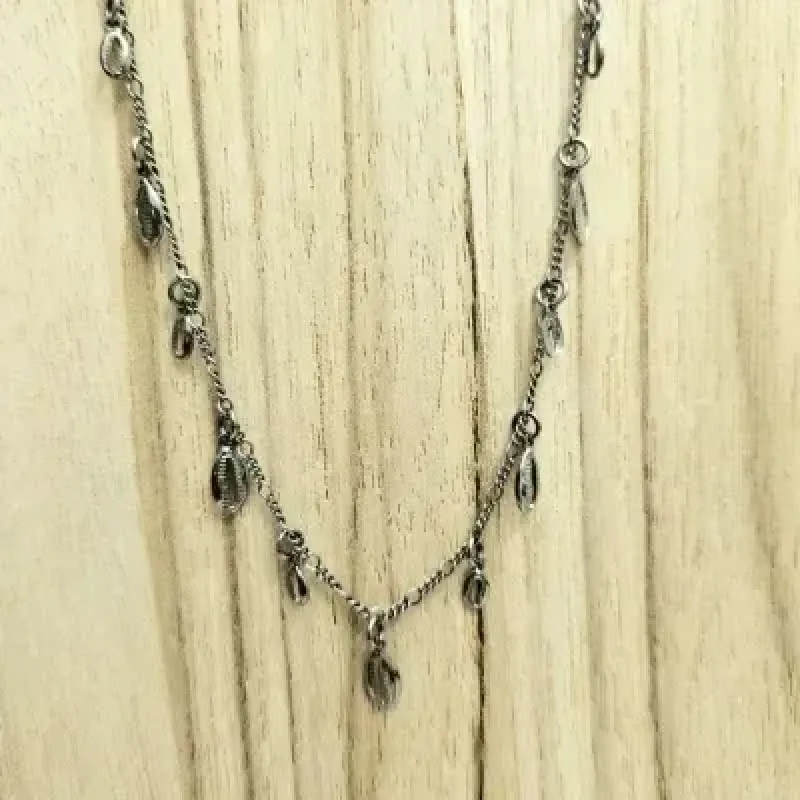 colar rodio negro choker corrente com buzios pendurados