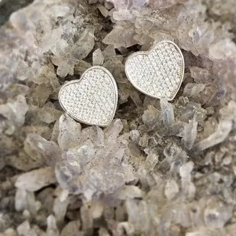 brinco rodio coracao grande todo cravejado zirconias