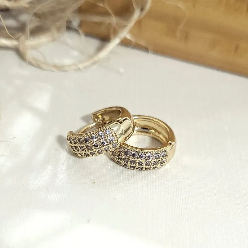brinco ouro argola 3 fileiras cravejadas média