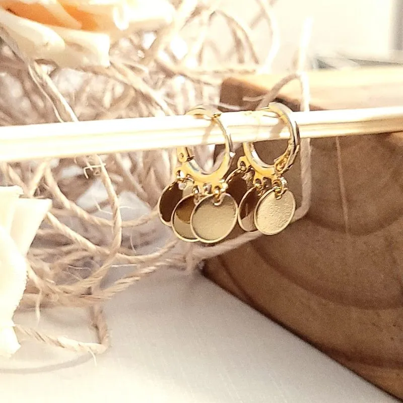 brinco ouro argola com bolas chapadas pendurado
