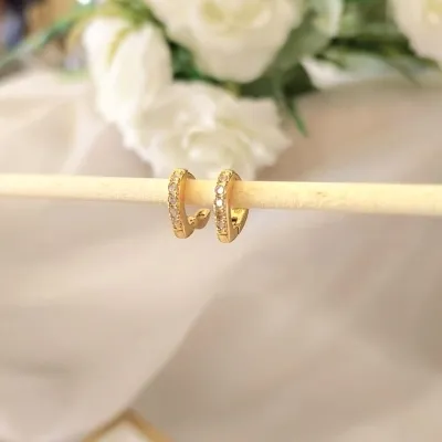 brinco ouro argola gota com 1 fileira zirconias tam 1