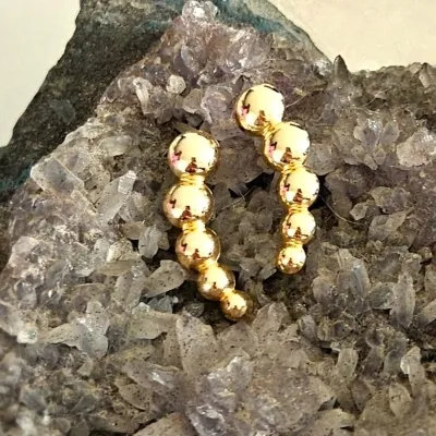 brinco ouro ear cuff bolinhas lisas tamanho decrescente