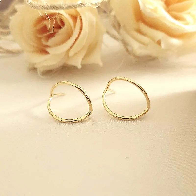brinco ouro oval liso vazado