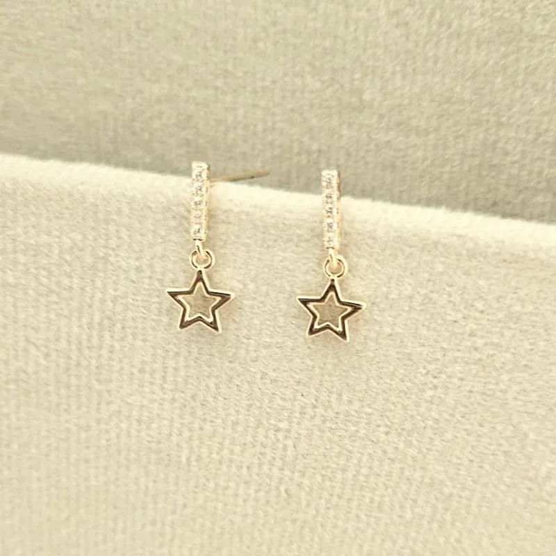 brinco ouro palito com 5 pedras cristais e estrela pendurada