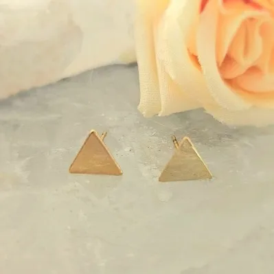 brinco ouro triangulo liso pequeno
