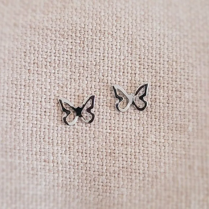 brinco rodio borboleta lisa vazada