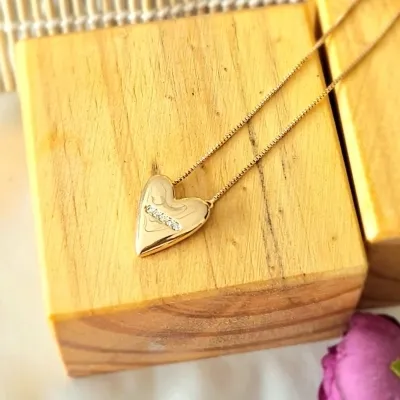 colar ouro coração com micro zirconia no centro