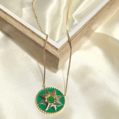 colar ouro mandala esmaltada verde com estrela
