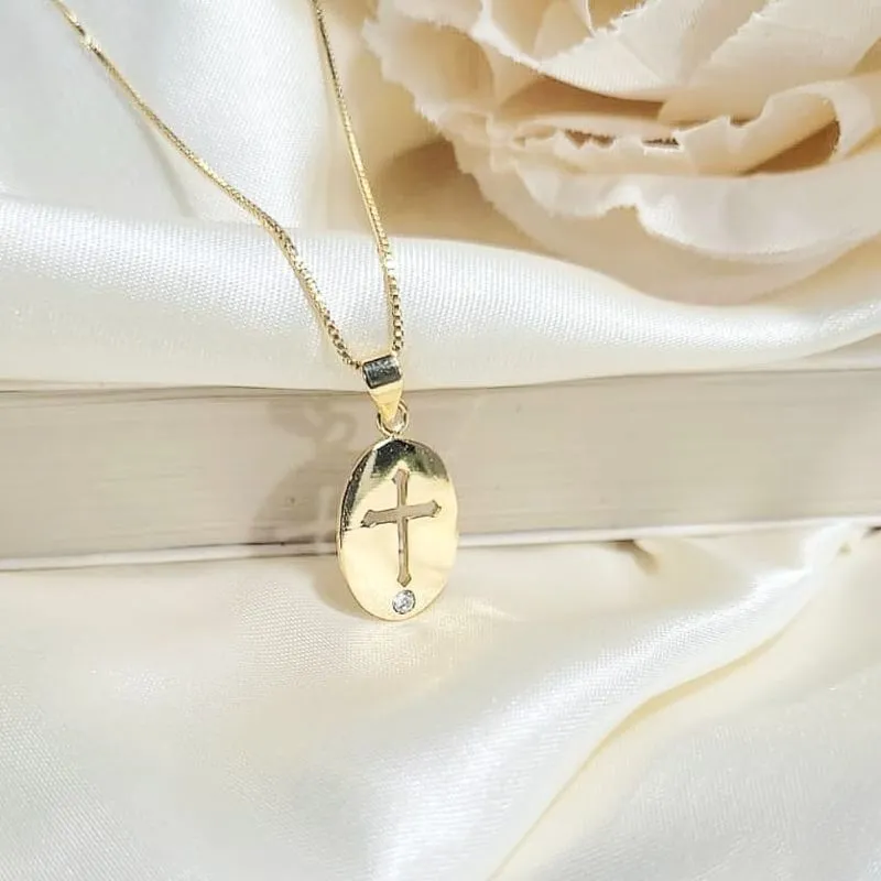 colar ouro medalha oval cruz vazada com ponto de luz