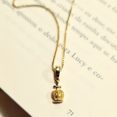 colar ouro mini coroa