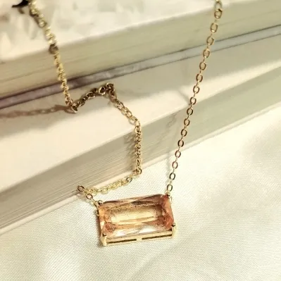 colar ouro retangulo deitado cristal nude
