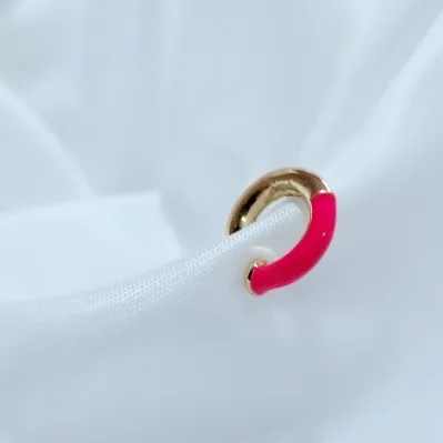piercing ouro esmaltado neon rosa