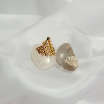 piercing ouro meio orelha triangulo grande zirconias abraça